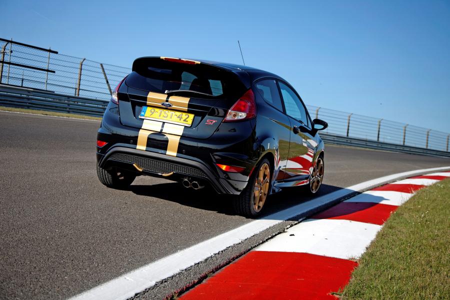  Ford Fiesta ST-H 2014 года  (фото 2 из 12)